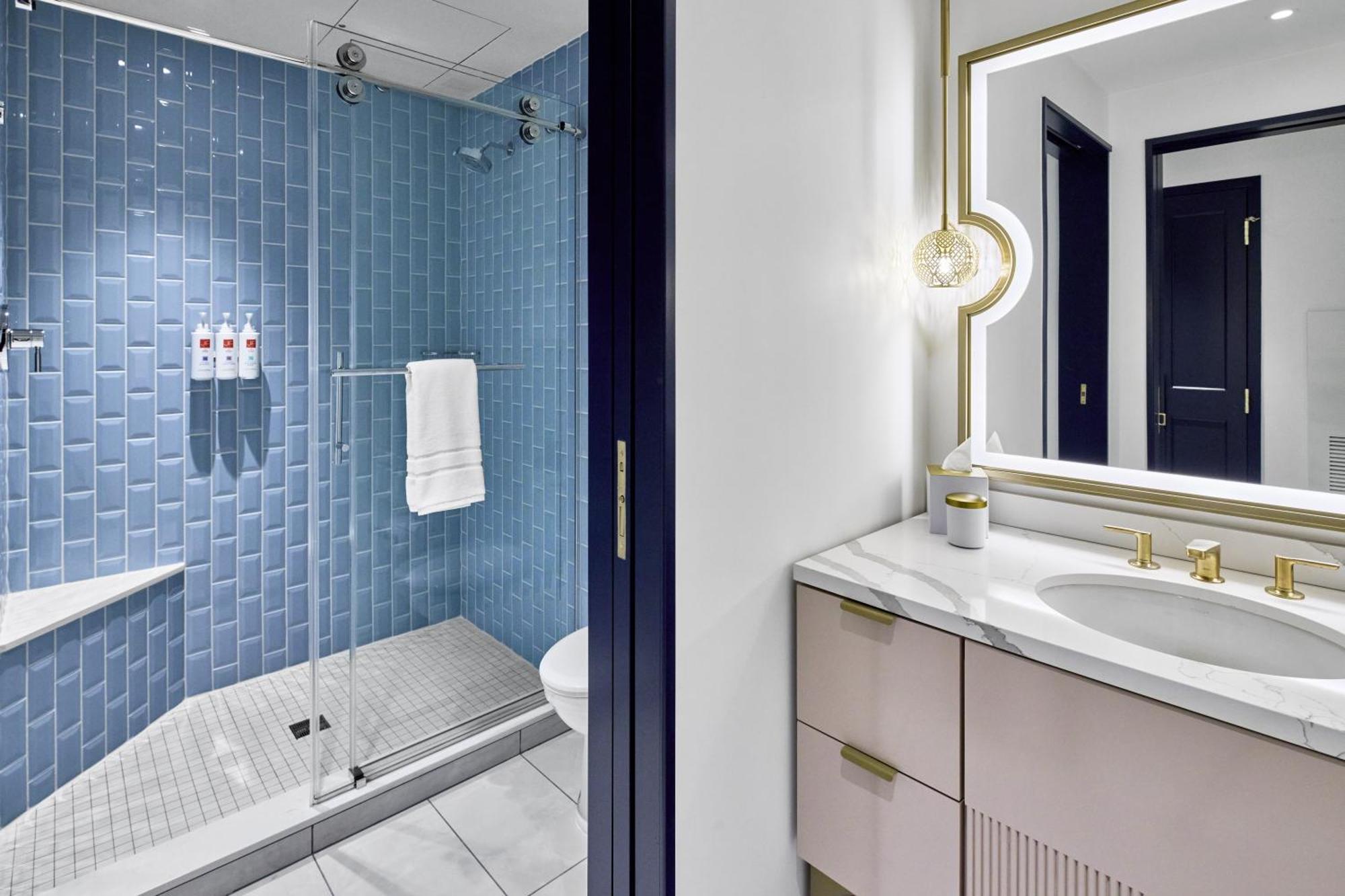 Universal'S Helios Grand Hotel, A Loews Hotel Williamsburg Exteriör bild